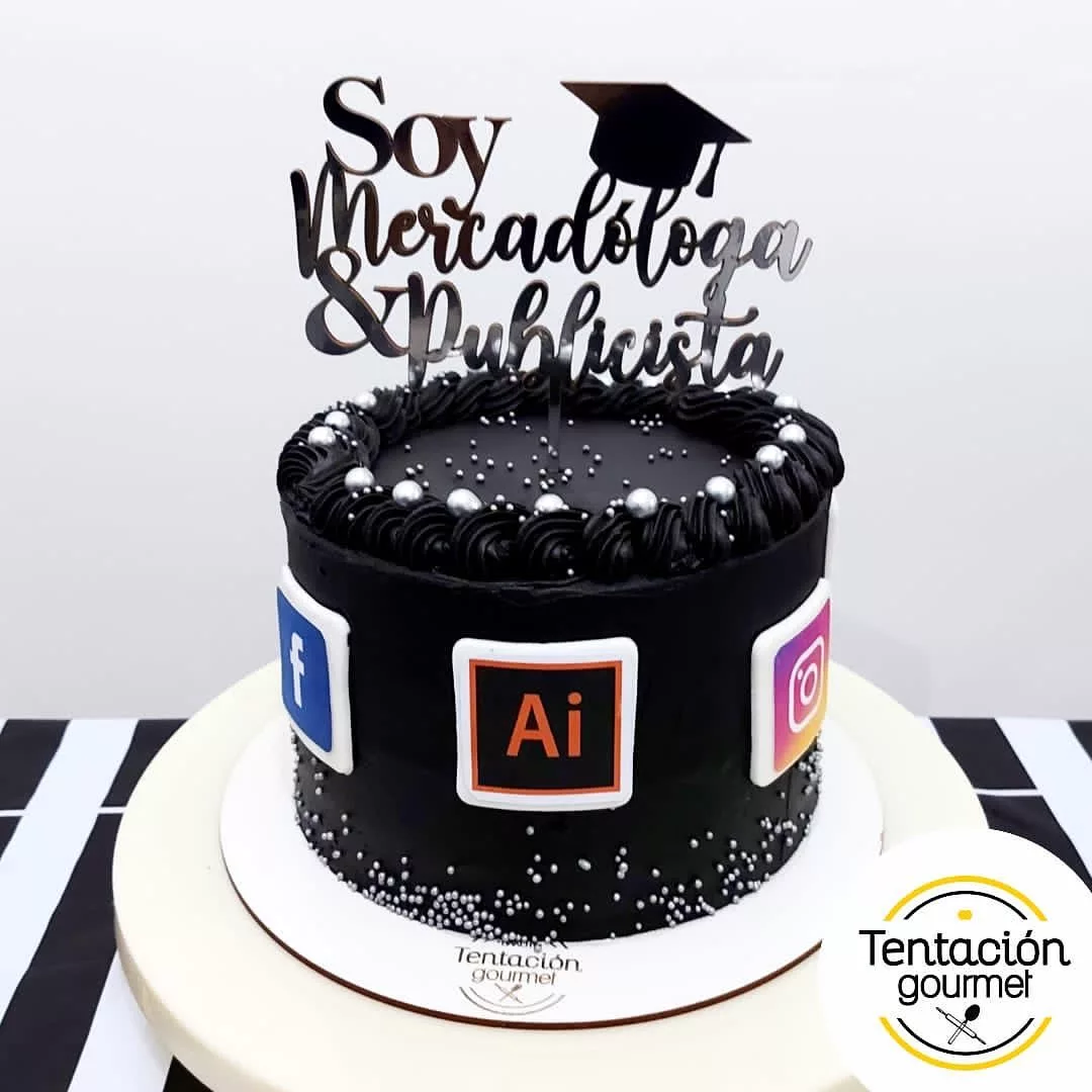 Torta de graduación en Mercadeo y Publicidad redes sociales